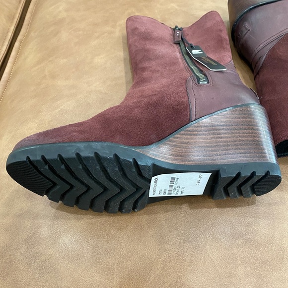 Burgundy sorel boots - Picture 2 of 3